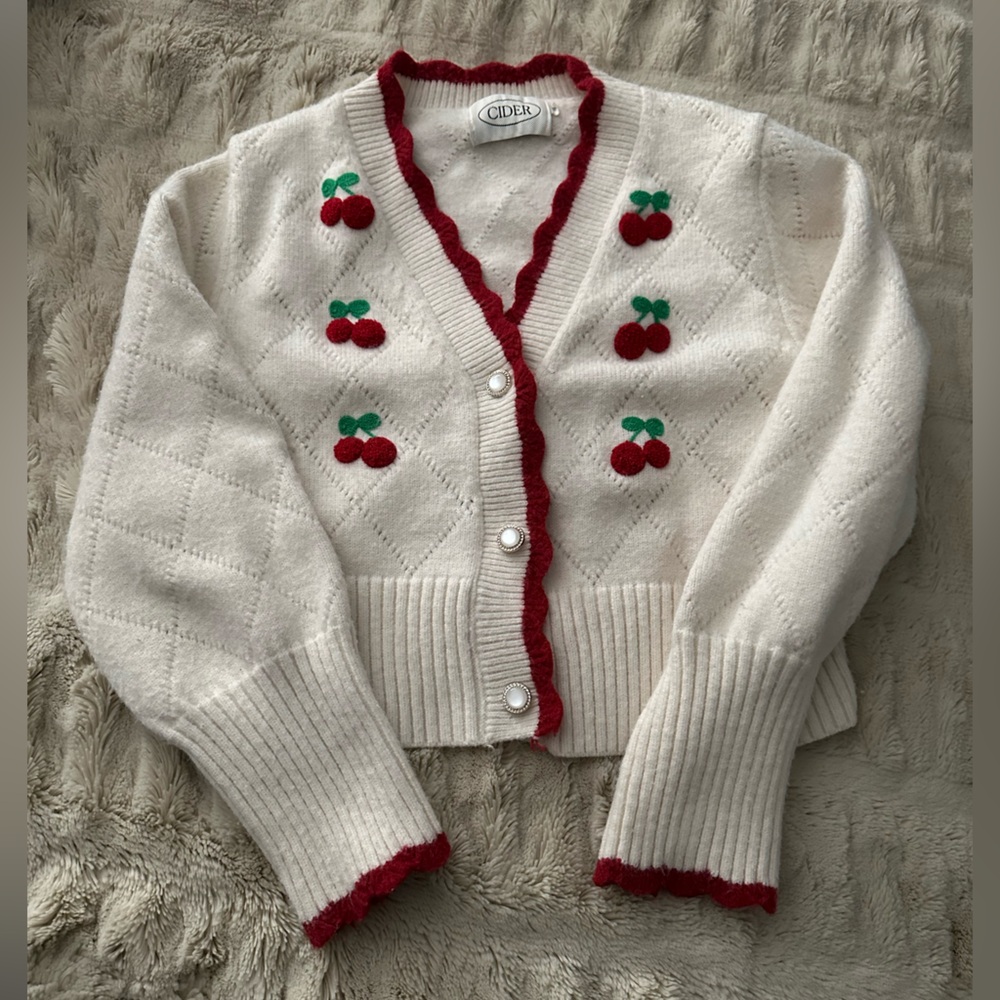 Cider Cherry Cropped Cardigan M